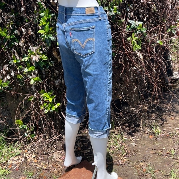 Levi’s 515 Capri Mid Rise Whiskering Factory Fading Jeans - Picture 4 of 8